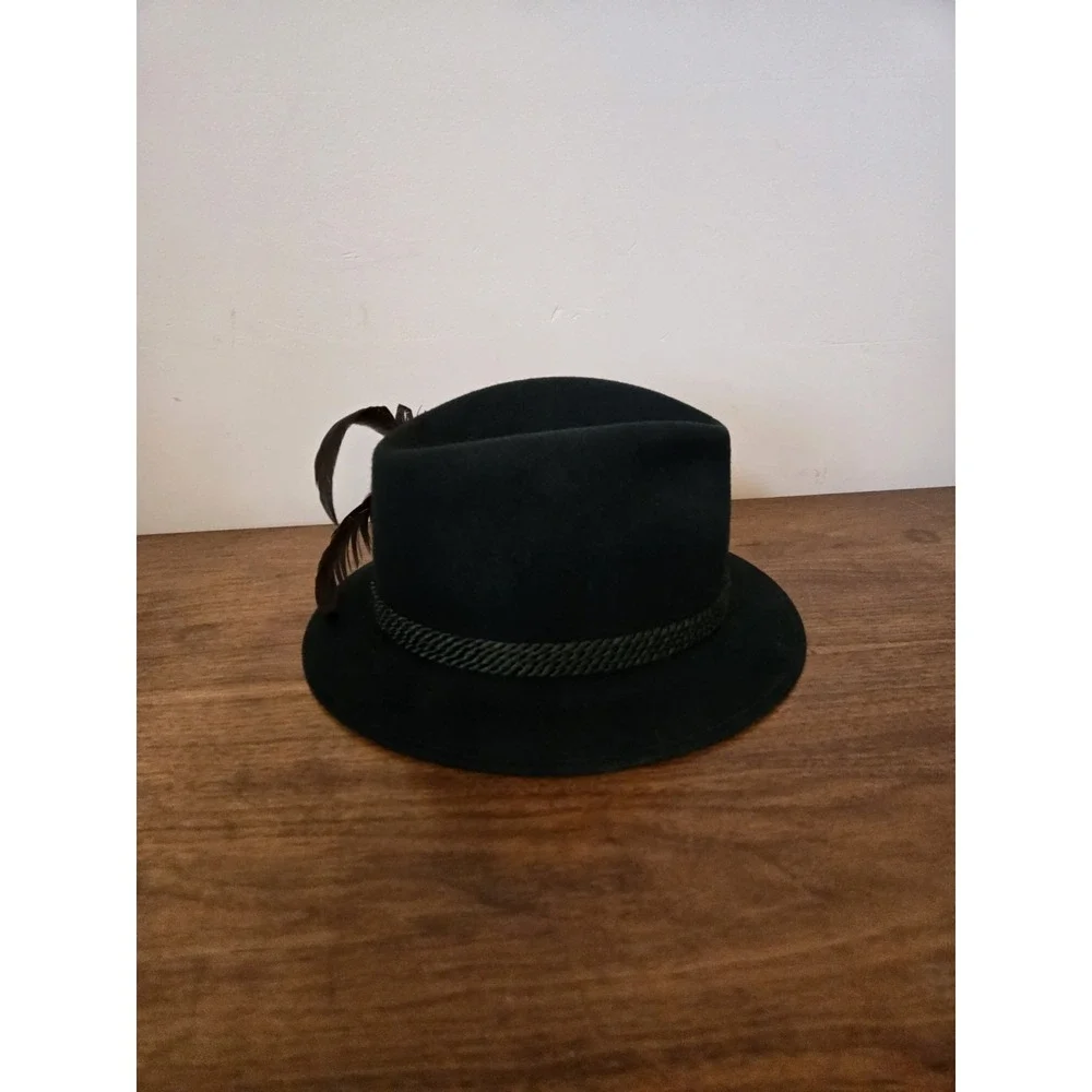 Unbranded vintage alpine